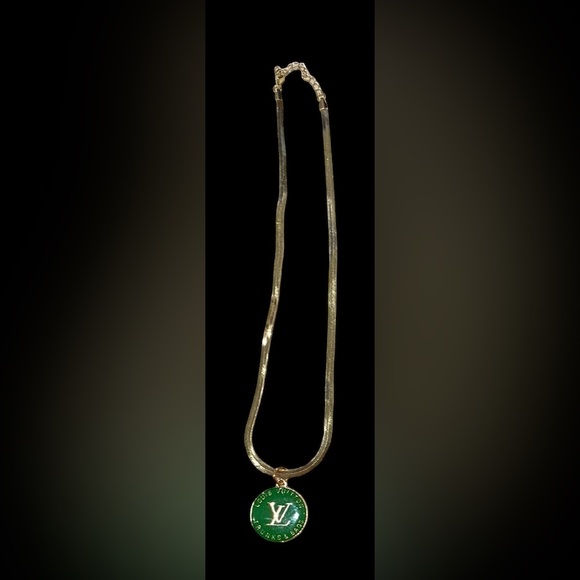 Repurposed Green & White Louis Vuitton
Charm & Unbranded Gold Necklace free
NWOT - Picture 1 of 1